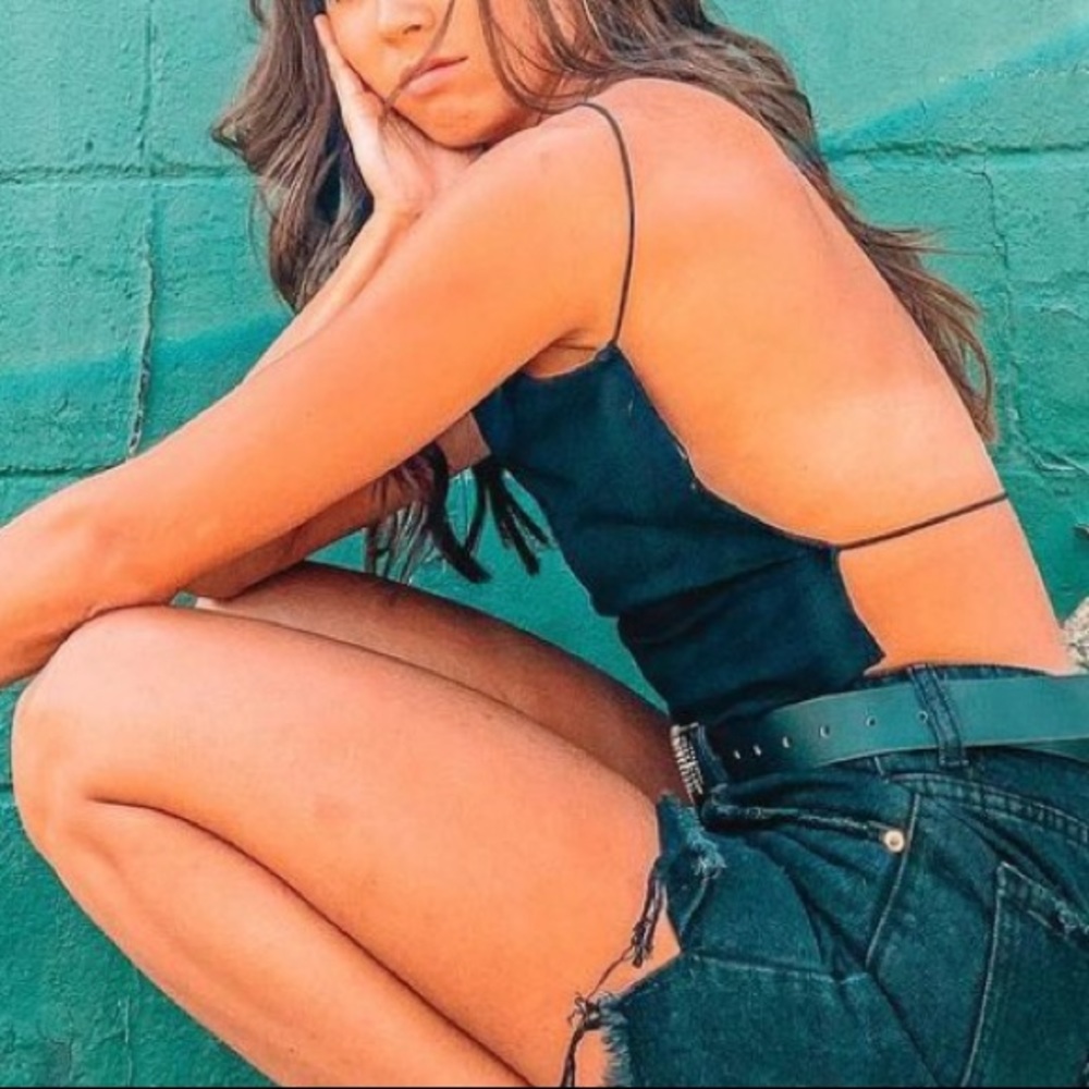 BLACK BACKLESS TANK